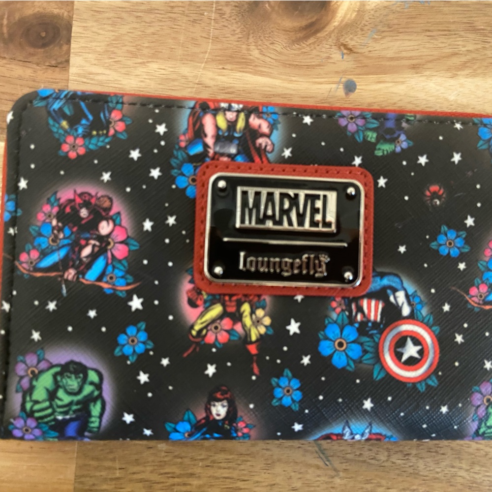 NWT Marvel Avengers Tattoo style Loungefly zipper wallet